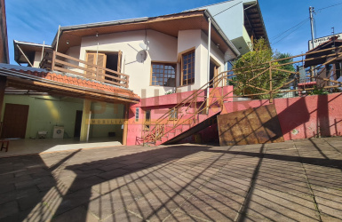 Casa 5 dormitórios comprar bairro Santa Catarina